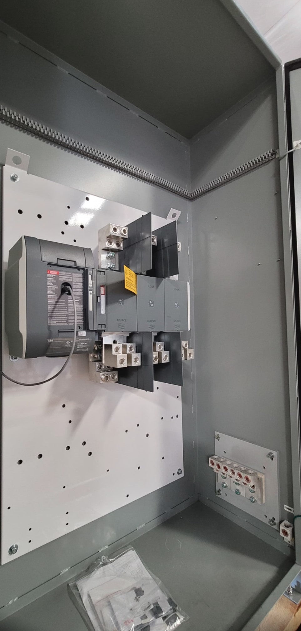 NEW ABB Zenith ZTG 800A ATS Automatic Transfer Switch 480V 3PH SLD Neutral NEMA 3R
