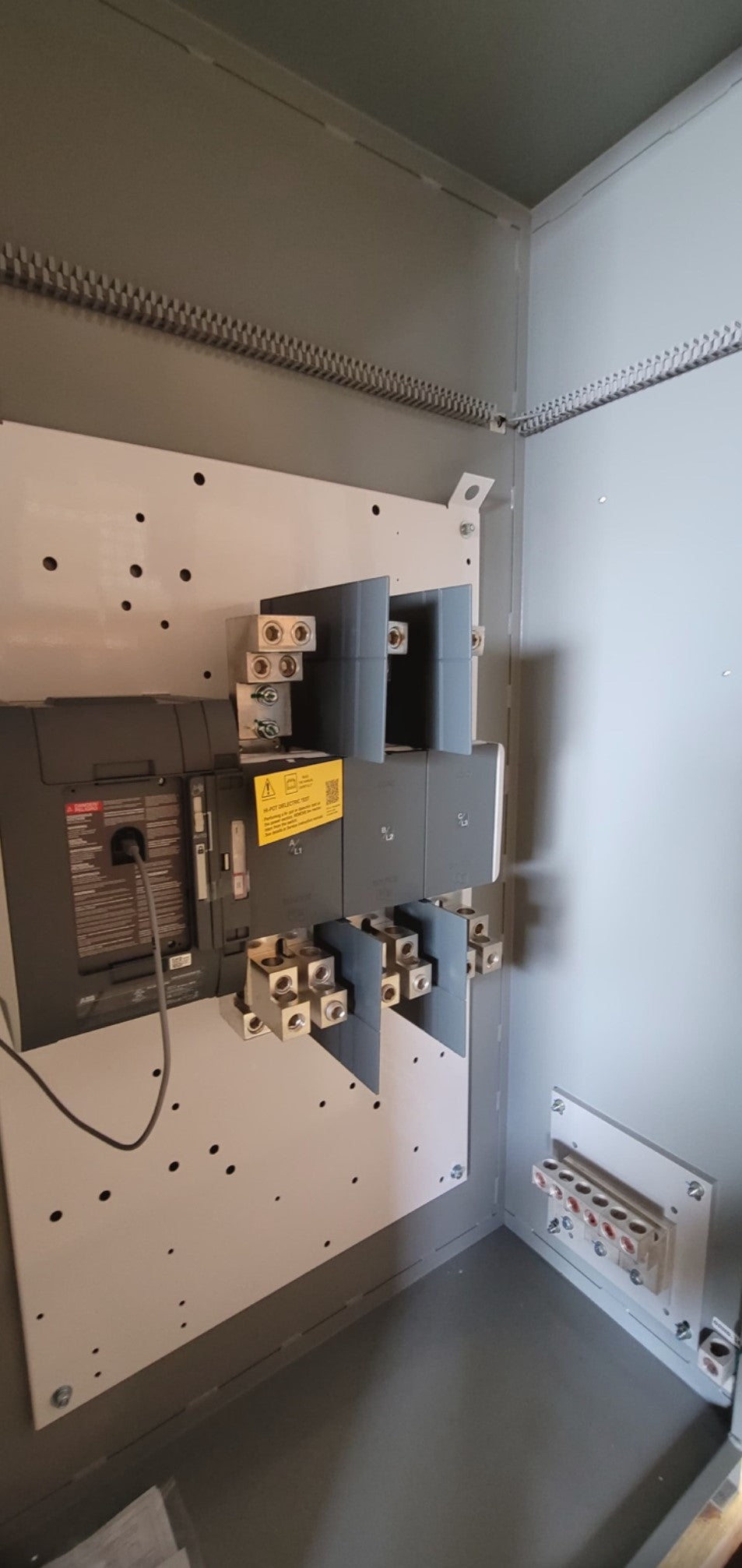 NEW ABB Zenith ZTG 1200A ATS Automatic Transfer Switch 480V 3PH SLD Neutral NEMA 3R