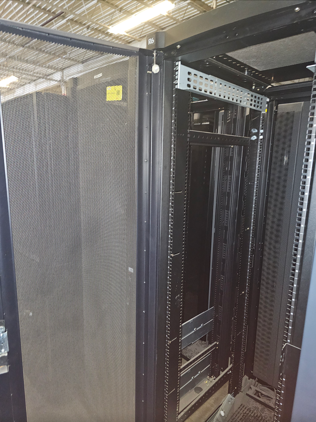 42U APC Server Rack Doors & Wheel (S6LLST2103)