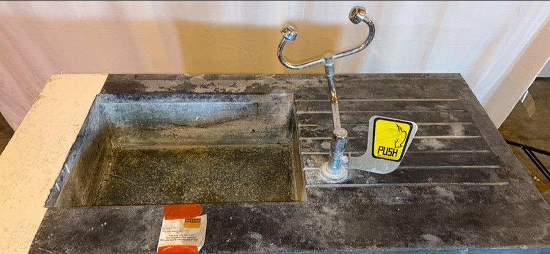 4' Laboratory Sink Casework w Eyewash & Basin(S6LLST2269)