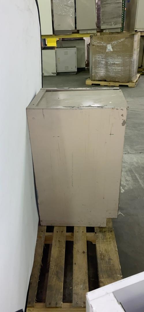 18 Duralab 3 Drawer Casework(S6LLST6270)