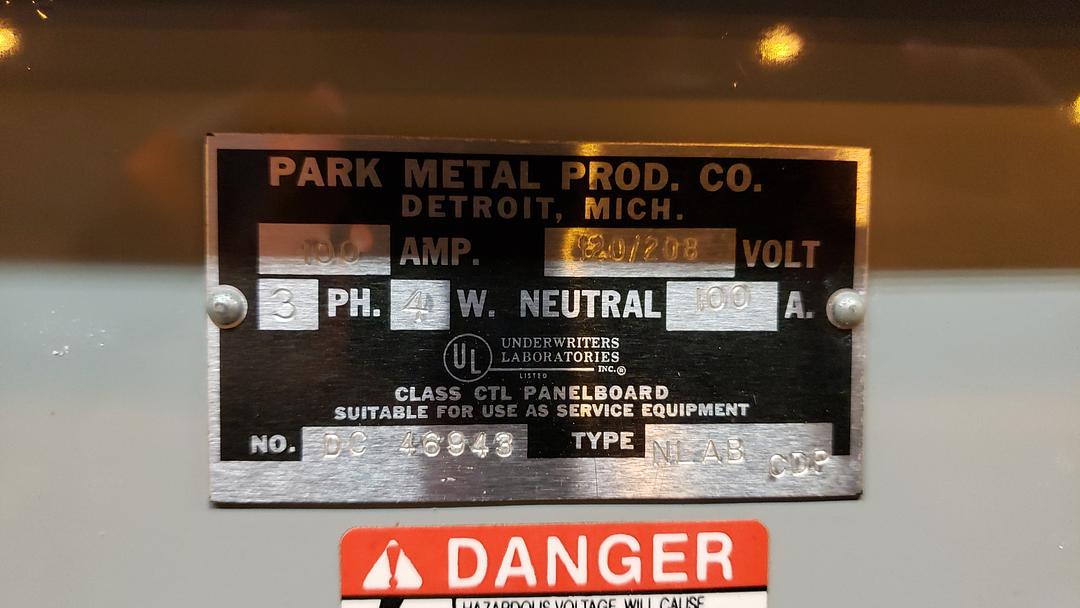 100A Breaker Panelboard 120/208v Loaded 24 Pole 100A Main(S6LLST10598)