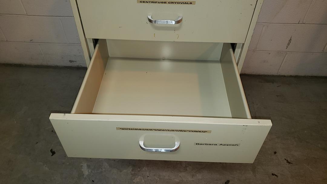 24' 4 Drawer Duralab Casework(S6LLST10052)