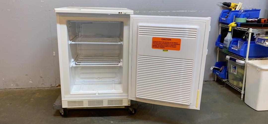 Thermo Scientific Undercounter Refrigerator 3753 Tested(S6LLST6174)