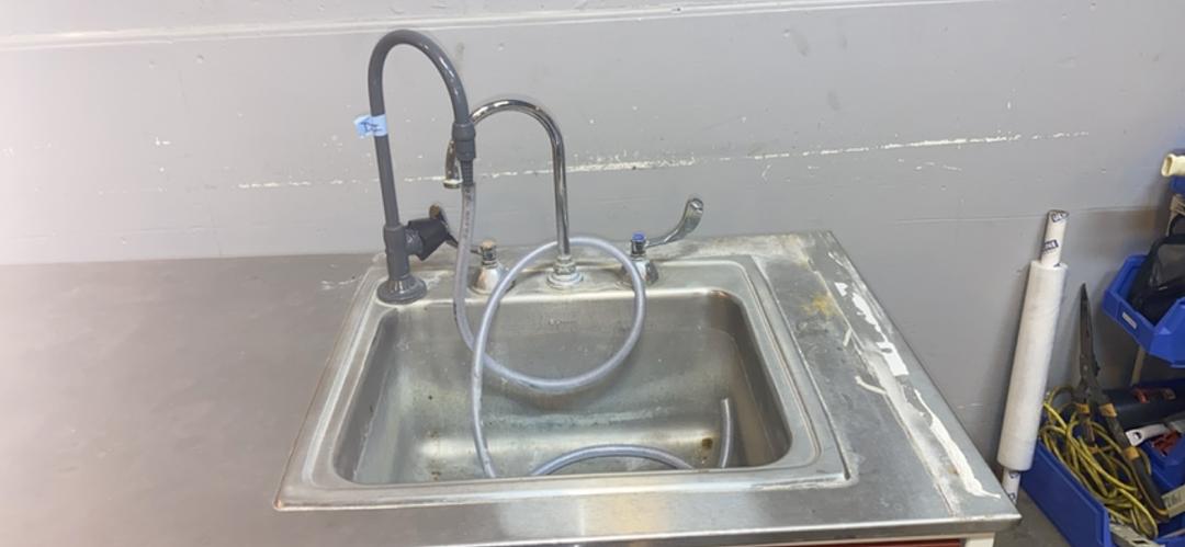 81x24x35" Lab Casework Sink W/ Fixtures & Stainless Steel Top(S6LLST5863)