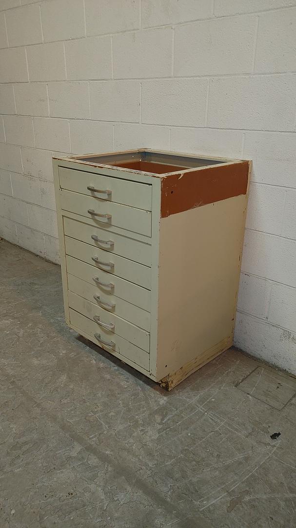 24" 8 Drawer Casework(S6LLST11804)