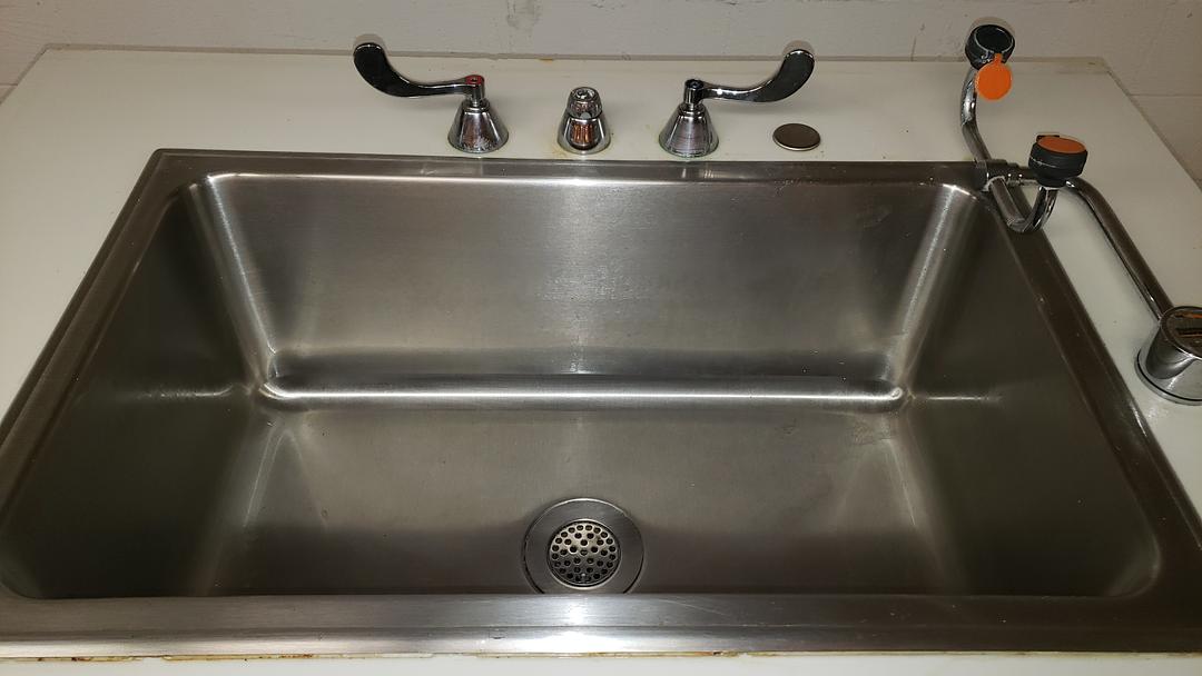 44" Jameston White Epoxy Sink Bundle(S6LLST7312)