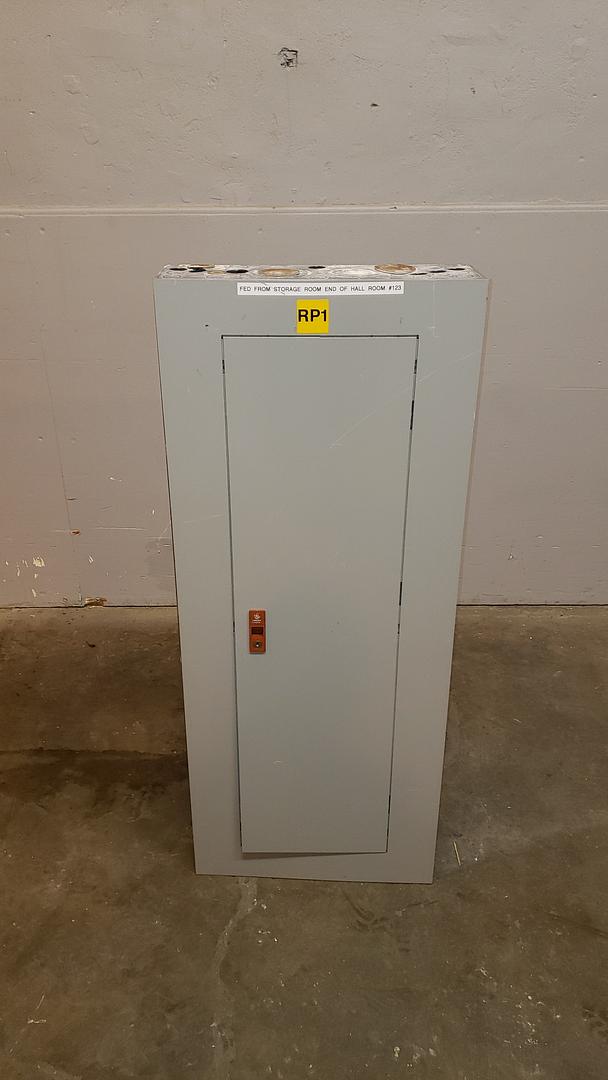 GE 200A 240V Loaded Breaker Panelboard w/ Main(S6LLST10646)