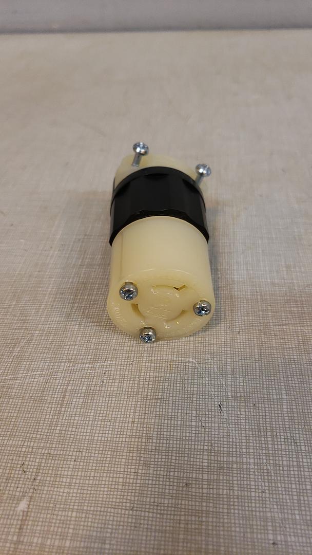 Lot of 6 Leviton 4579-C Locking Connector 15A 250V L6-15R(S6LLST9037)