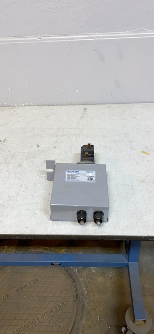 20A STARLINE Busway Tap Box 120V CBM400E12453112240(S6LLST5792)