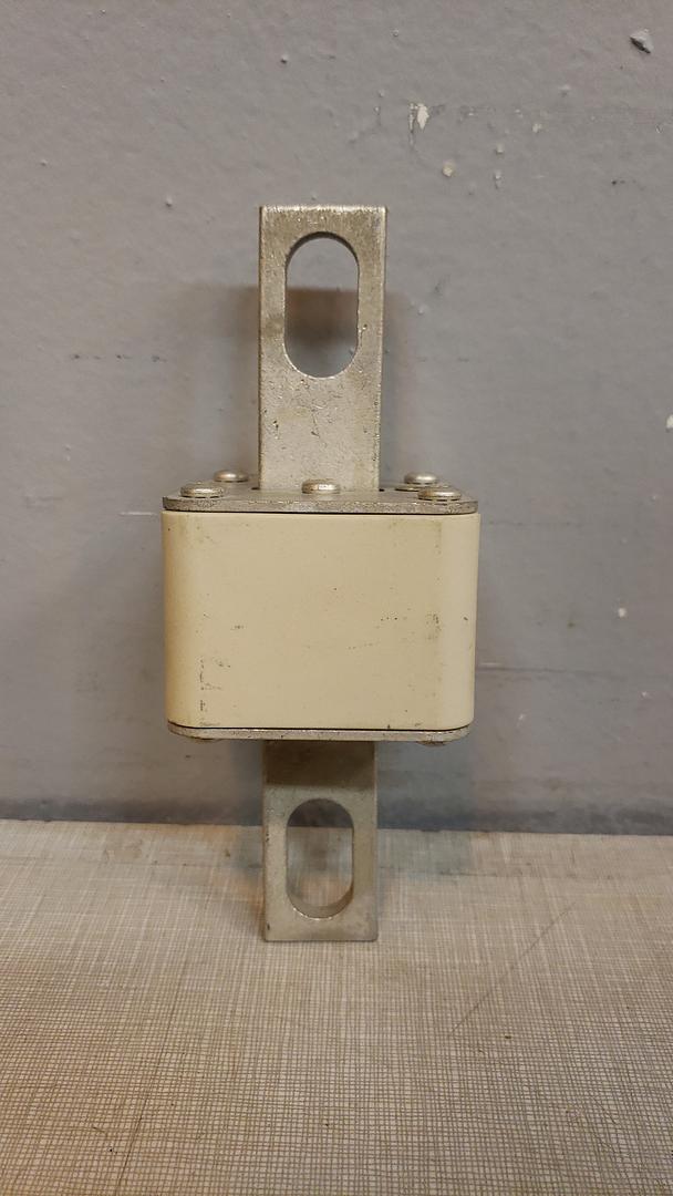 Lot of 7 Bussmann 630A Fuse 170M5720(S6LLST11224)