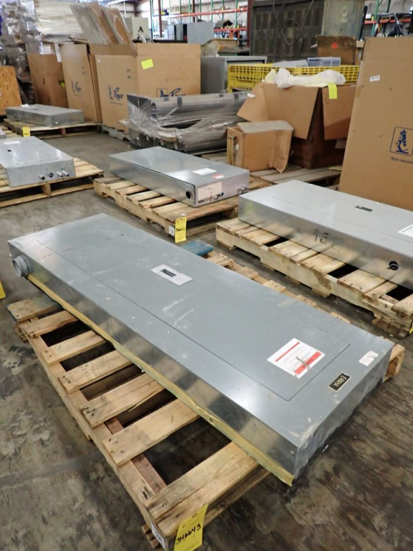 Square D 225A NEHB NEHB-424-2SF3125, 225A, 480Y/277V, 3PH Panelboard w/ Circuit Breakers & 2 Mains