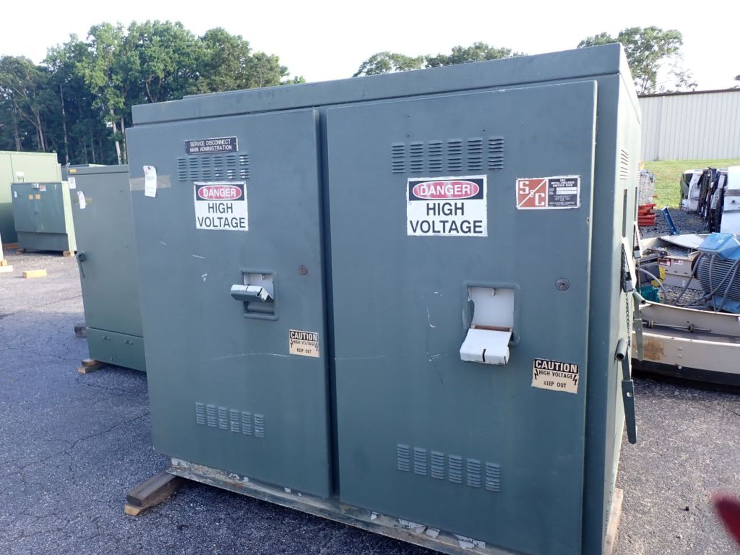 S&C 13.8KV Pad-Mount Switch Cat No. CD616912-5100, 13.8KV, 600A (SKU: 110105)