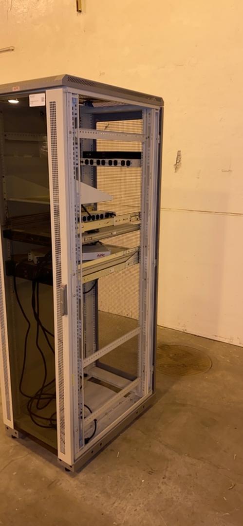 42U APC NetShelter Server Rack Front/Back Door 1 Side(S6LLST3501)