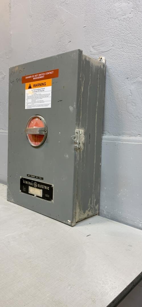 GE TJ400J NEMA 12 Circuit Breaker Enclosure w/ Breaker 250 Amp(S6LLST10326)