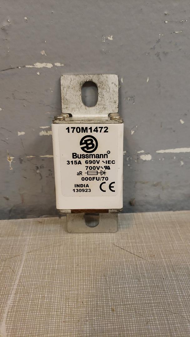 Lot of 8 Bussman 315A Fuse 170M1472 NEW(S6LLST11211)