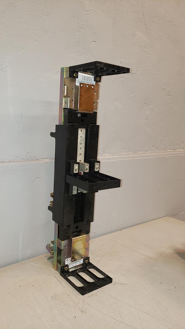 GE Spectra Series Circut Breaker Module Cradle AMC6FJ(S6LLST8647)