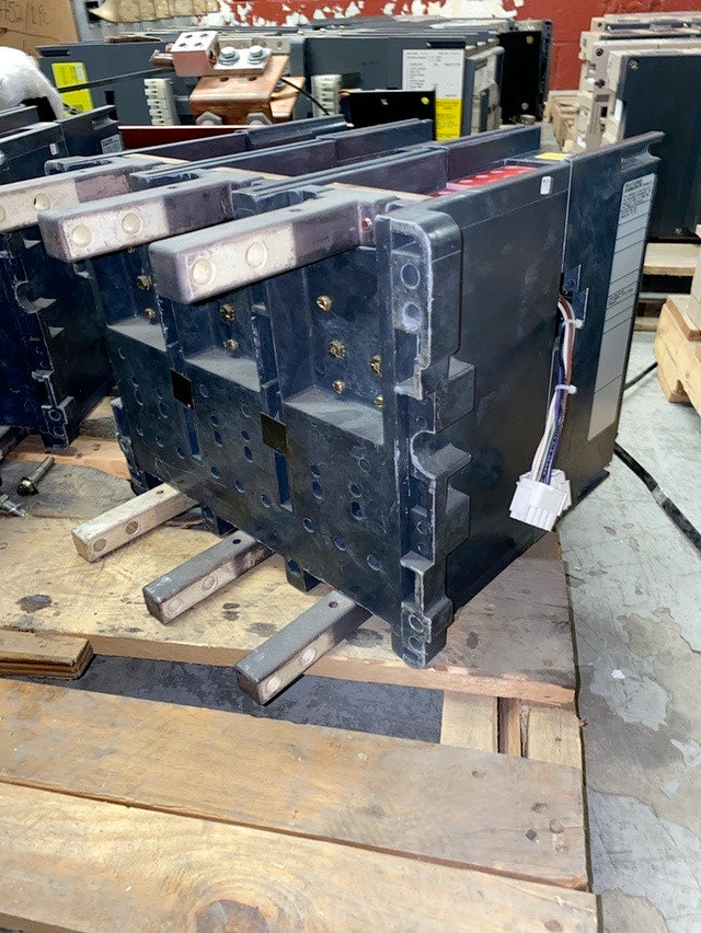 CUTLER HAMMER SPB 65 1200A Circuit Breaker (S6LLST1571)