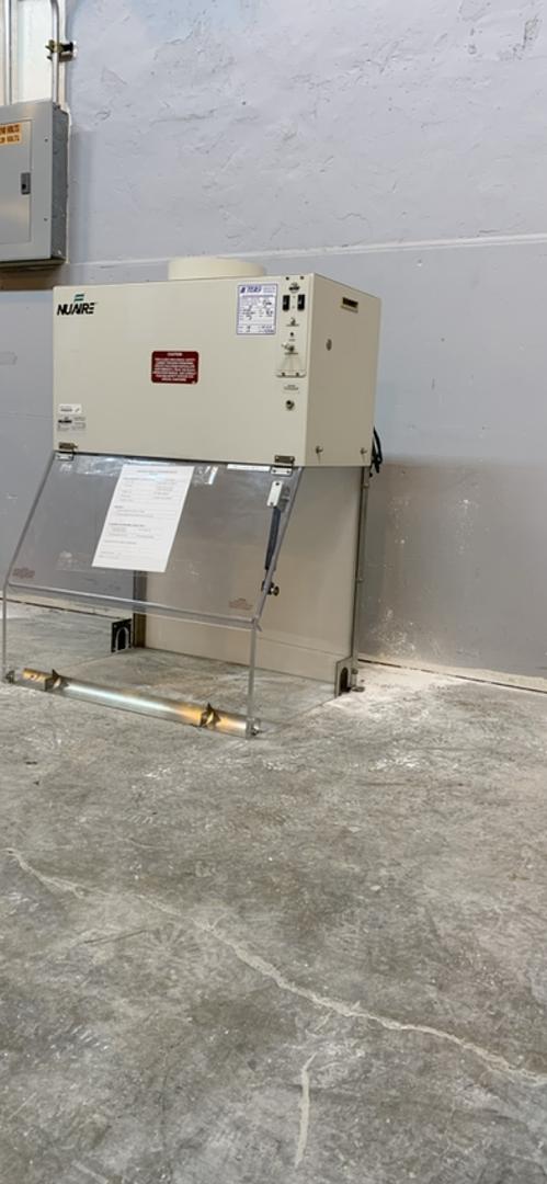 NUAIRE BSC NU-813-300 Biosafety Cabinet Enclosure(S6LLST10365)