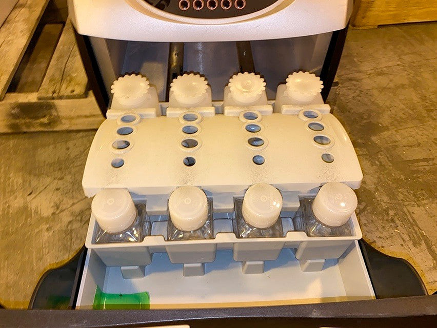 Invitrogen Benchpro 4100 Card Processing Station(S6LLST1009)