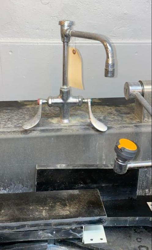 62x31x37 Lab Casework & Sink Faucet + Eye wash(S6LLST4893)