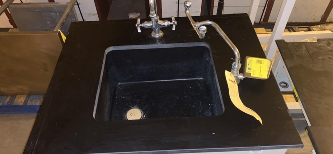 37" St Charles 2 Door Sink(S6LLST6713)