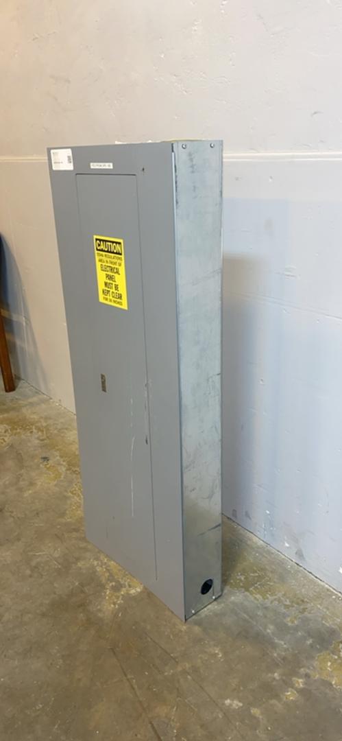 100A Square D 208/120v Breaker Panelboard Loaded w/ Main(S6LLST5181)