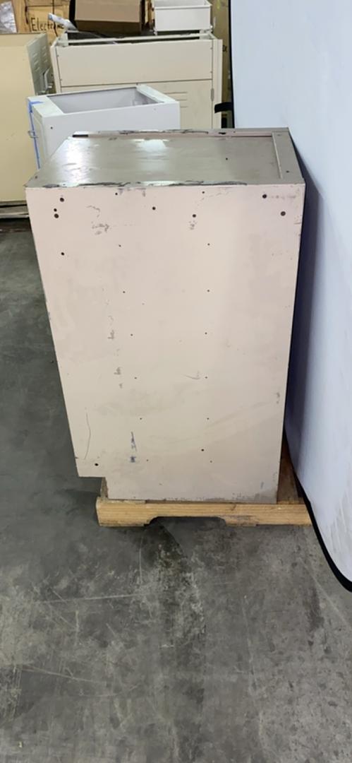 18 Duralab 3 Drawer Casework(S6LLST6270)