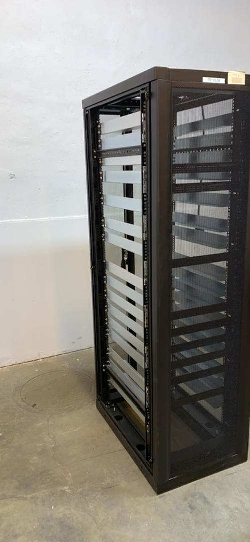 APC AR2801BLK Server Rack(S6LLST8909)
