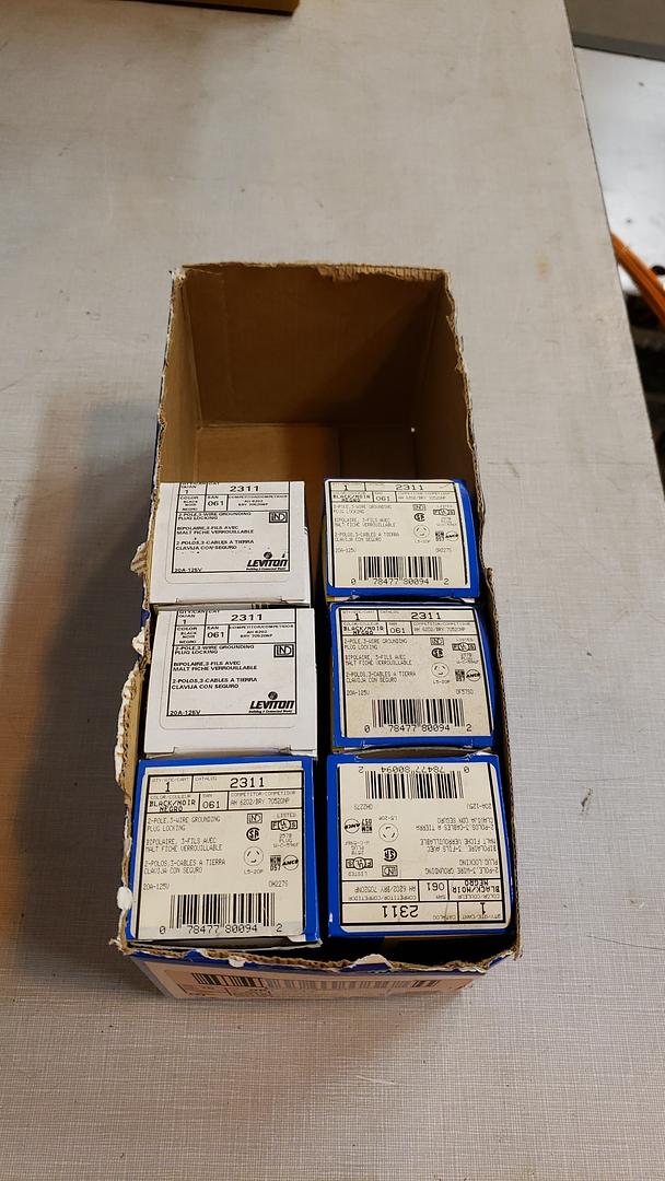 Lot of 6 Leviton 2311 2-Pole 3-Wire Grounding Plug Locking(S6LLST8951)