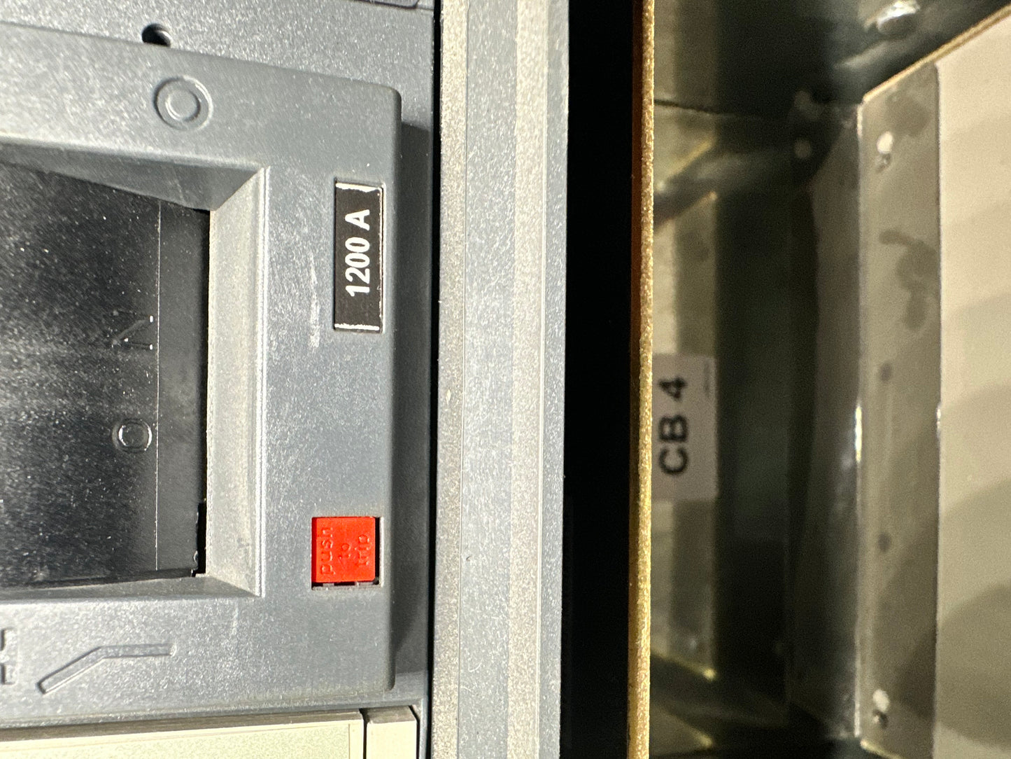 Square D PL1200 Molded Case Switch Breaker 525698P4 (3629AA)(3629AA)