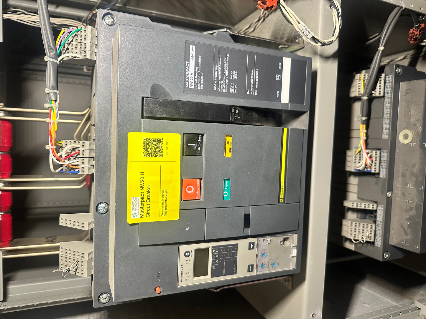 Square D Masterpact 2000A NW20 H Circuit Breaker(S6LLST11001)