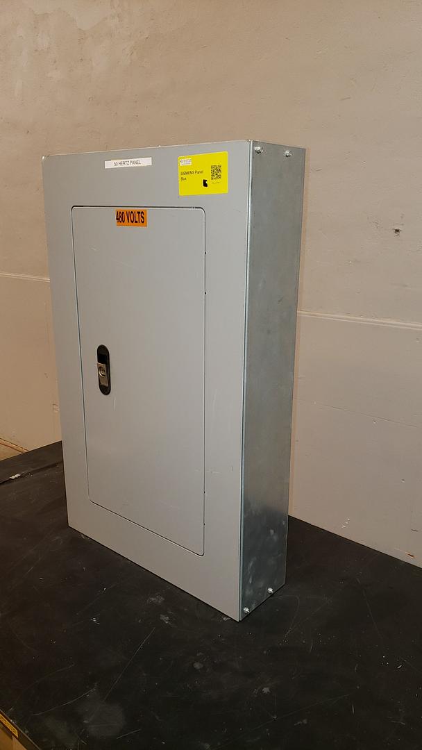 SIEMENS 250A Panelboard 480V, 277V, 3PH P1E18MC250A(S6LLST3621)