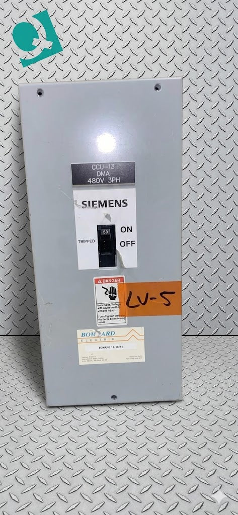 Siemens 50A ED63B050 Circuit Breaker in Disconnect Enclosure(S6LLST4387)