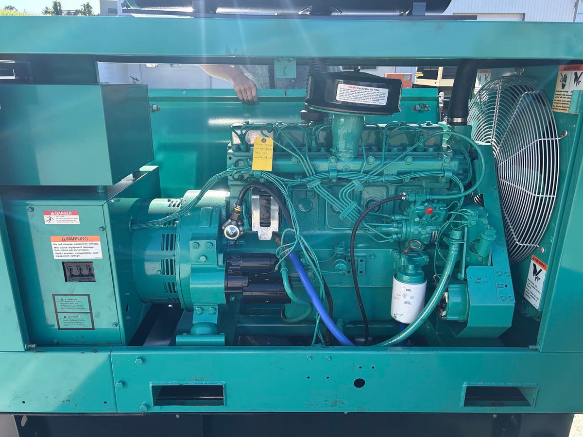 Cummins Onan 30DGAD 30 kW Diesel Generator 120/240V 277/480V Subbase Tank 952Hr