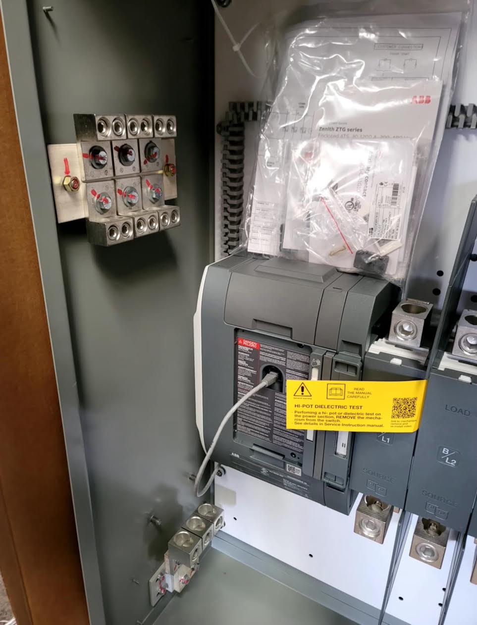 NEW ABB Zenith ZTG 400A ATS Automatic Transfer Switch 480V 3PH SLD Neutral NEMA 3R