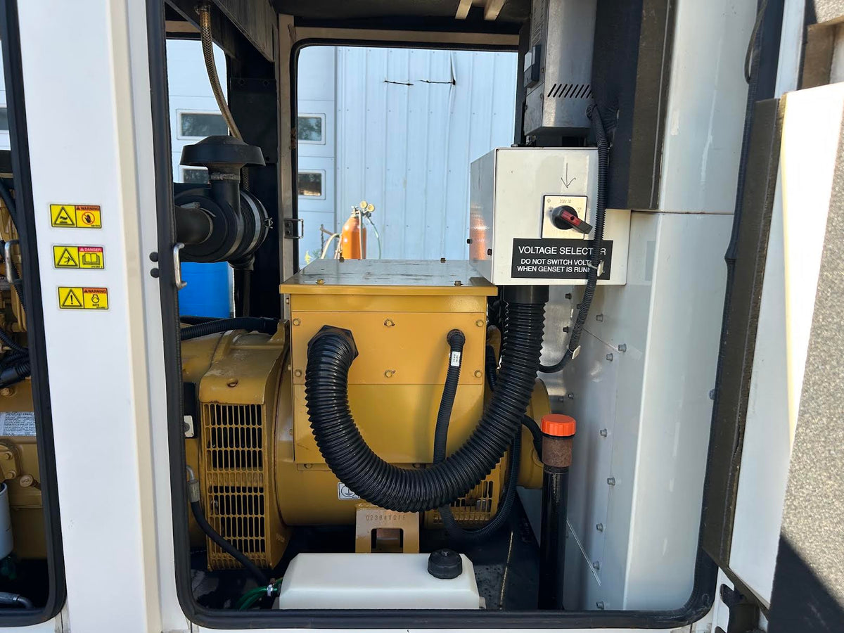2009 CAT XQ30-6 30 kW Towable Diesel Generator 208/480V 3PH Trailer 1123 Hrs