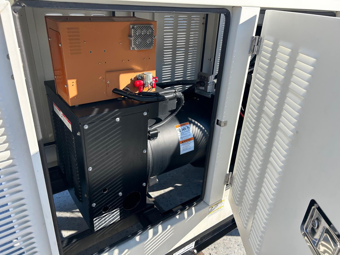 80KW Generac Nat Gas LP Generator Enclosed 3PH 398hrs Tested!