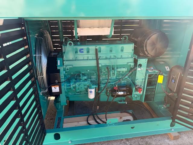 250KW Cummins Onan LTA-G1 Diesel Generator 3PH '05 768hrs Tested