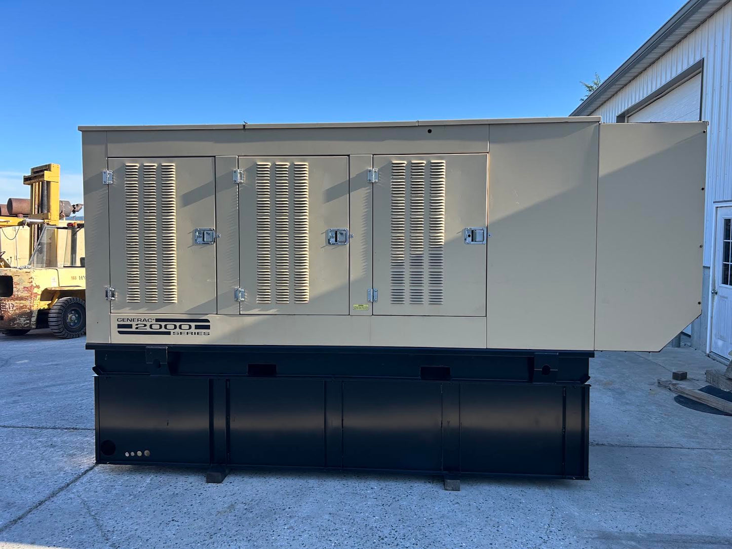 2001 Generac 250 kW Diesel Generator 277/480V 3PH Sound Attenuated Tank 1049Hr