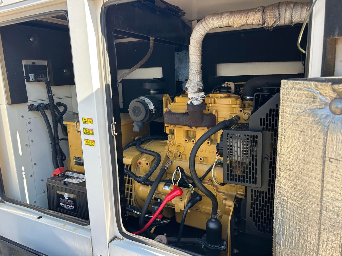 2009 CAT XQ30-6 30 kW Towable Diesel Generator 208/480V 3PH Trailer 1123 Hrs