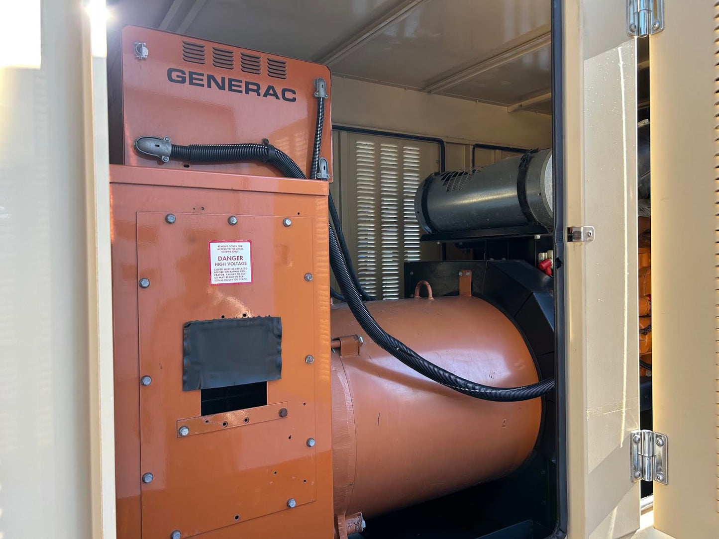 2001 Generac 250 kW Diesel Generator 277/480V 3PH Sound Attenuated Tank 1049Hr