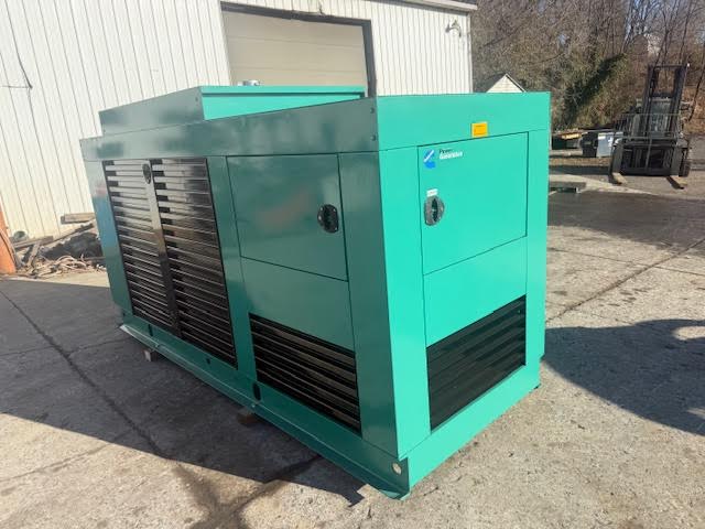 250KW Cummins Onan LTA-G1 Diesel Generator 3PH '05 768hrs Tested
