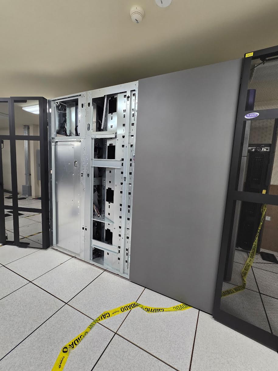 Oracle StorageTek SL8500 Enterprise Modular Tape Library System Robot Center