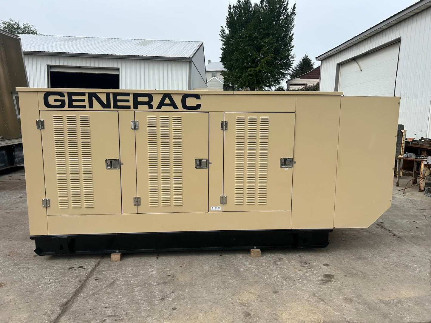 180KW Generac Diesel Generator 277/480v '06 251hrs Tested