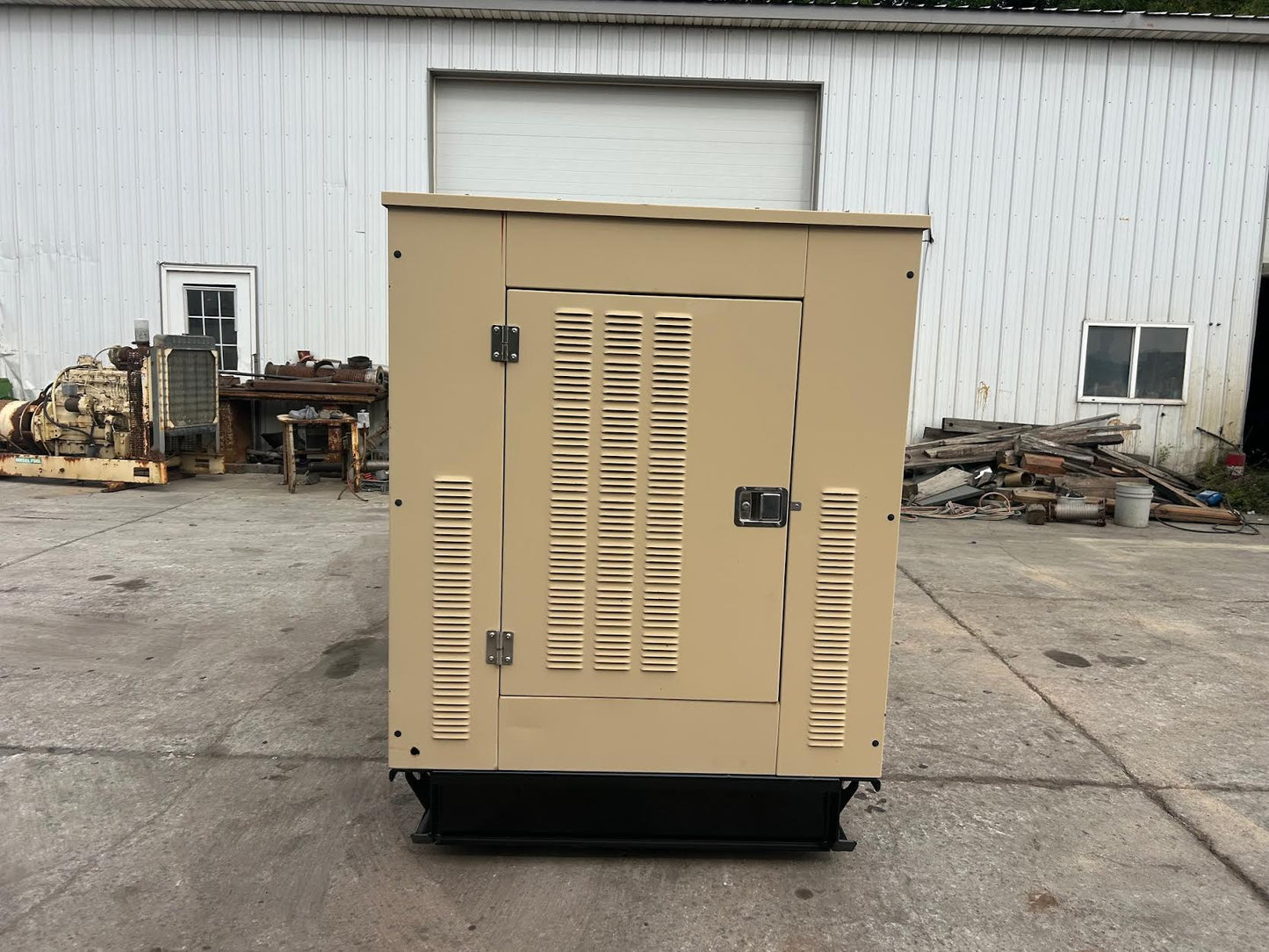 180KW Generac Diesel Generator 277/480v '06 251hrs Tested