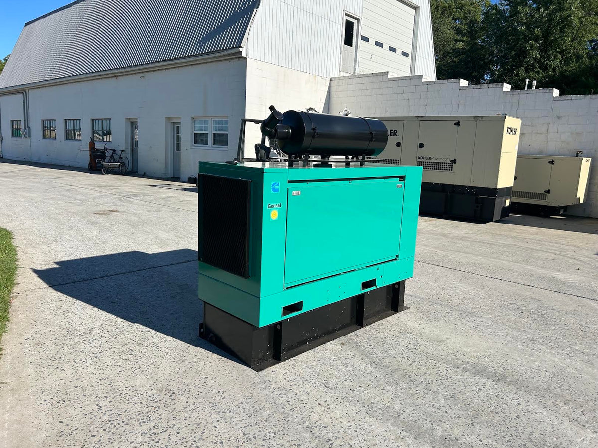 Cummins Onan 30DGAD 30 kW Diesel Generator 120/240V 277/480V Subbase Tank 952Hr
