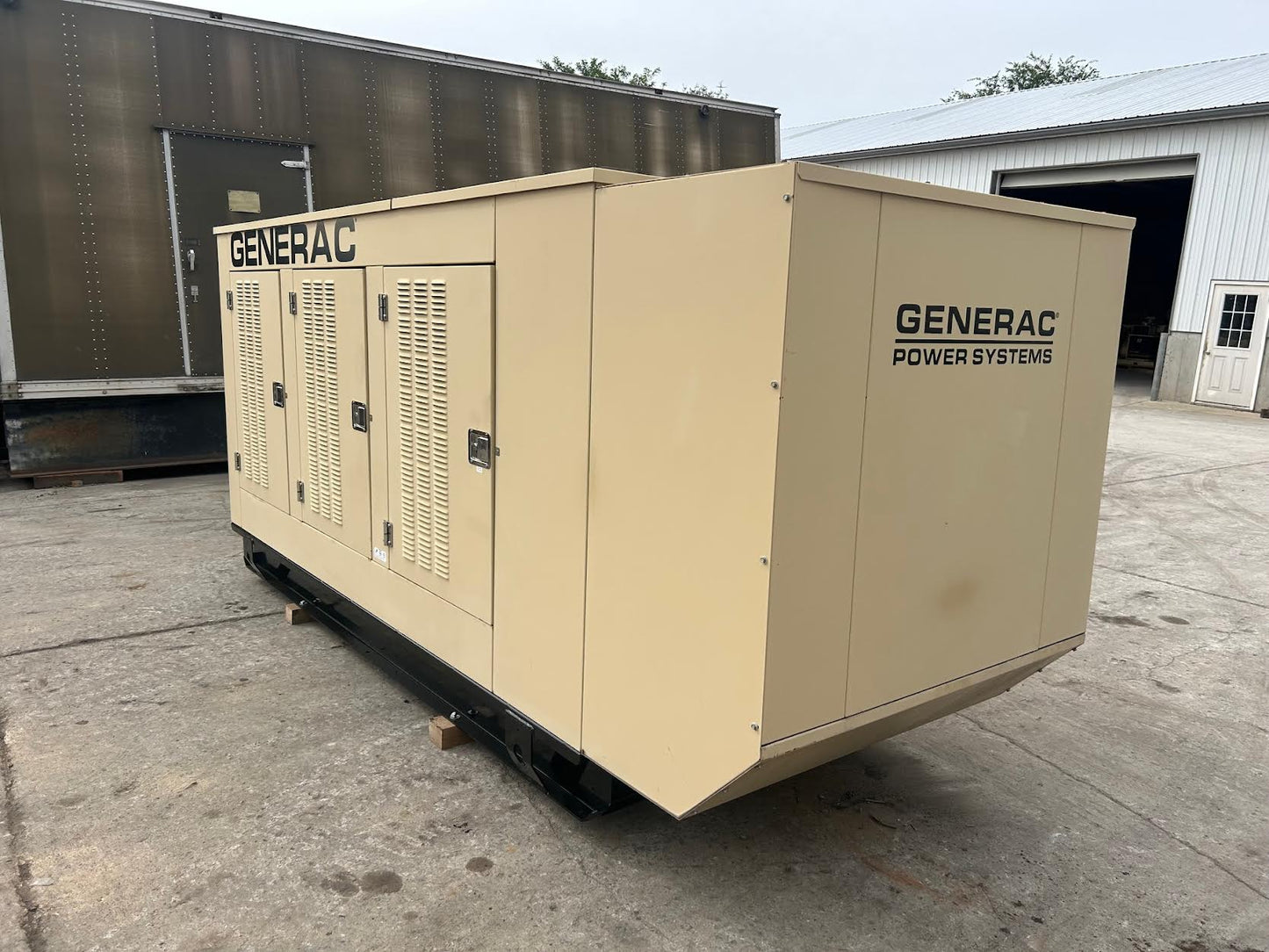 180KW Generac Diesel Generator 277/480v '06 251hrs Tested