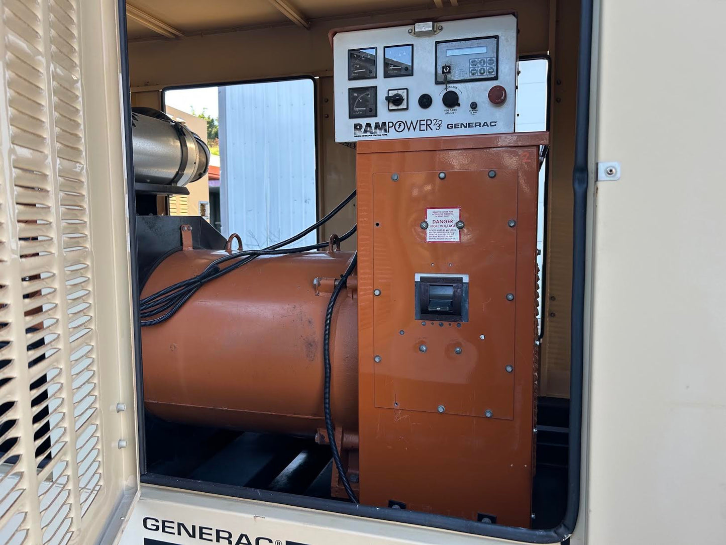 2001 Generac 250 kW Diesel Generator 277/480V 3PH Sound Attenuated Tank 1049Hr