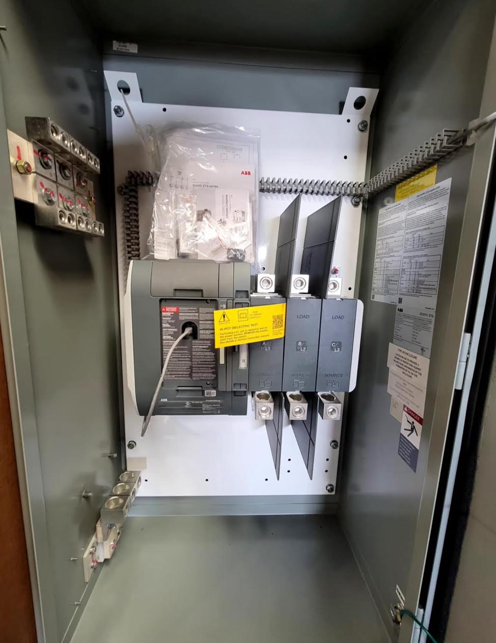 NEW ABB Zenith ZTG 400A ATS Automatic Transfer Switch 480V 3PH SLD Neutral NEMA 3R